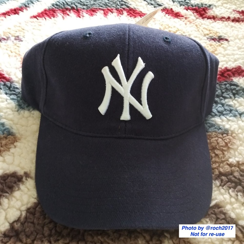 New York Yankees Collectible Genuine Baseball Cap by Twins Enterprise